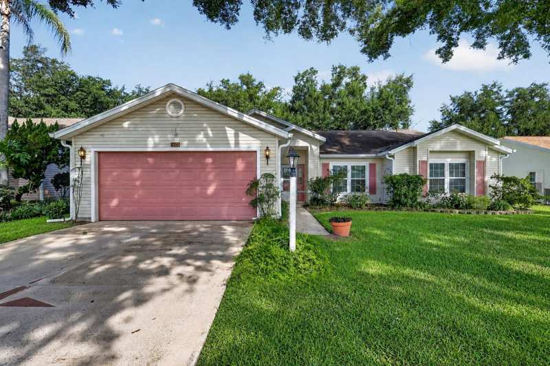 3 bedroom Single Family Residence at 25333 River Crest Drive, Plantation At Leesburg River Crest Unit 01, Leesburg — photo 1