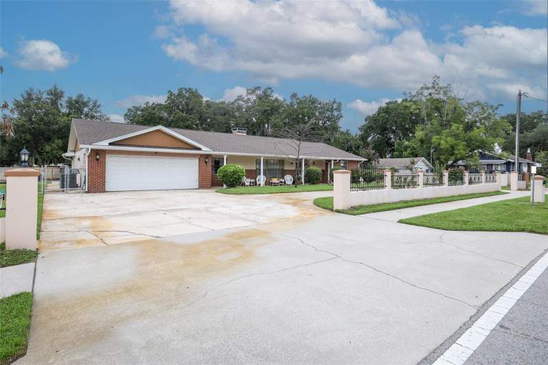 4 bedroom Single Family Residence at 5520 ROCKWOOD AVENUE, JESSAMINE BEACH, ORLANDO — photo 3