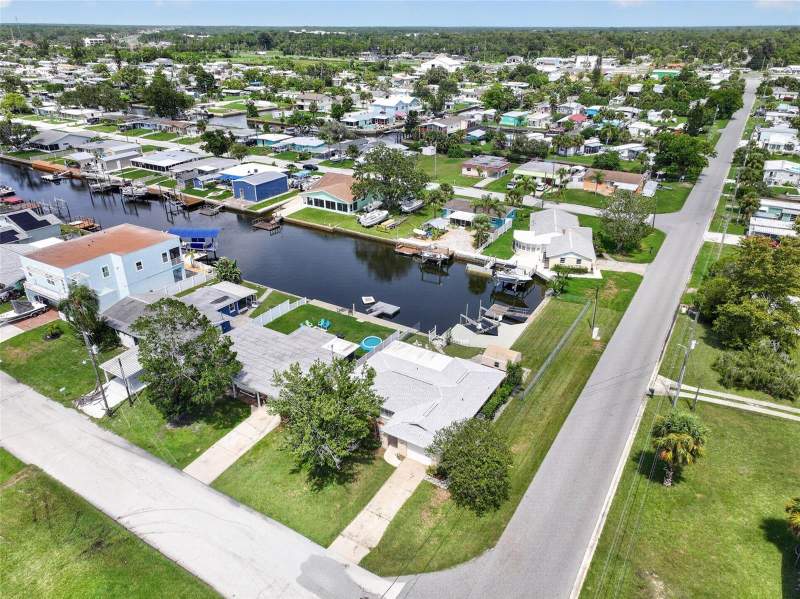 2 bedroom Single Family Residence at 13224 Neptune Drive, Pleasure Isles, Hudson — photo 5