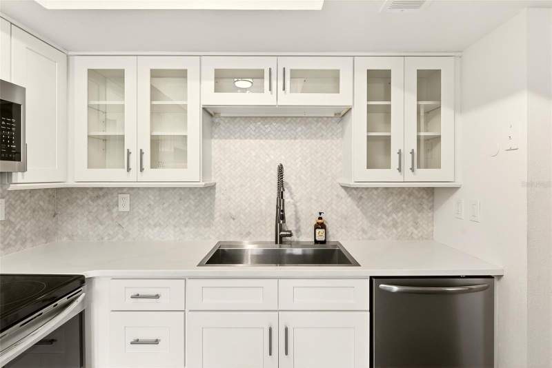 2 bedroom Condominium at 1801 E Lake Road #10F, El Pasado A Condo, Palm Harbor — photo 5
