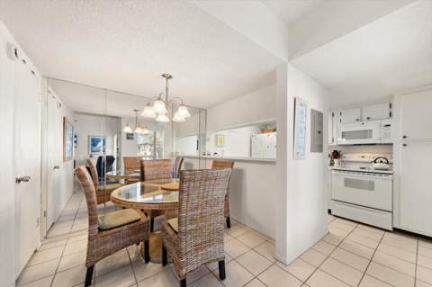 179 Medallion Boulevard #H, Madeira Beach FL - photo 7 of 30