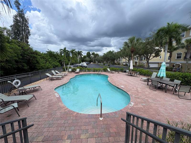 3 bedroom Condominium at 10031 Lake Cove Drive #201, Fishermans Cove Condo Ph 02, Fort Myers — photo 4