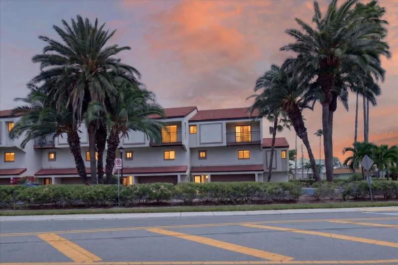 3 bedroom Townhouse at 240 Windward Passage #1004, Village On Island Estates, Clearwater Beach — photo 4