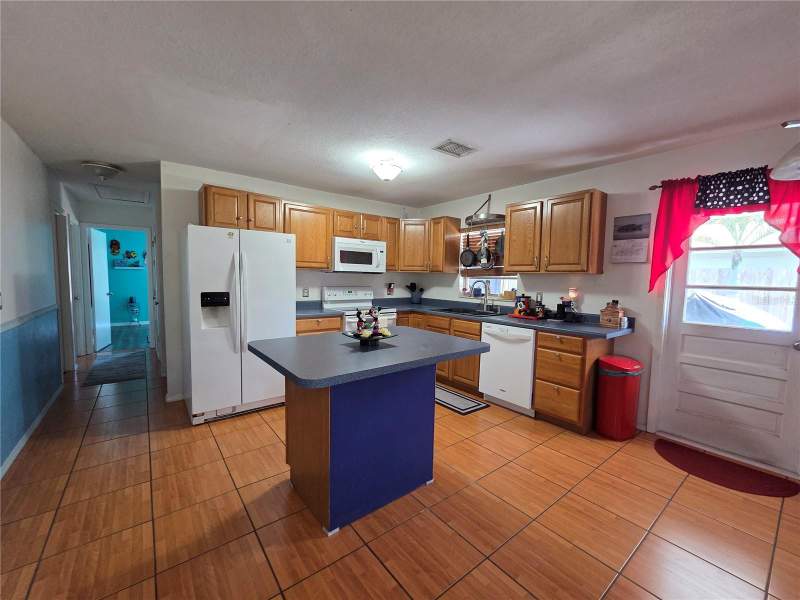 3 bedroom Single Family Residence at 9272 51st Street, Skyview Terrace 4th Add, Pinellas Park — photo 3