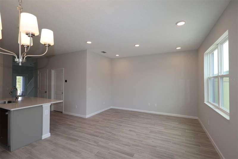 3 bedroom Townhouse at 1405 Hyde Street, Center Lake On The Park, St Cloud — photo 4