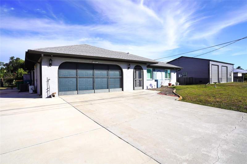 3 bedroom Single Family Residence at 19891 Midway Boulevard, Port Charlotte Sec 008, Port Charlotte — photo 3