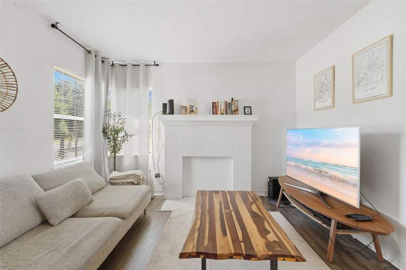 3 bedroom Single Family Residence at 102 W KING STREET, MIDWAY ADD, ORLANDO — photo 3