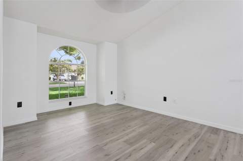 6302 Silver Oaks Drive, Zephyrhills FL - photo 14 of 33