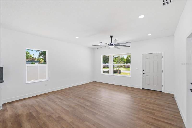 3 bedroom Single Family Residence at 5111 68th Street, Baynard Lee Jr 2, St Petersburg — photo 5