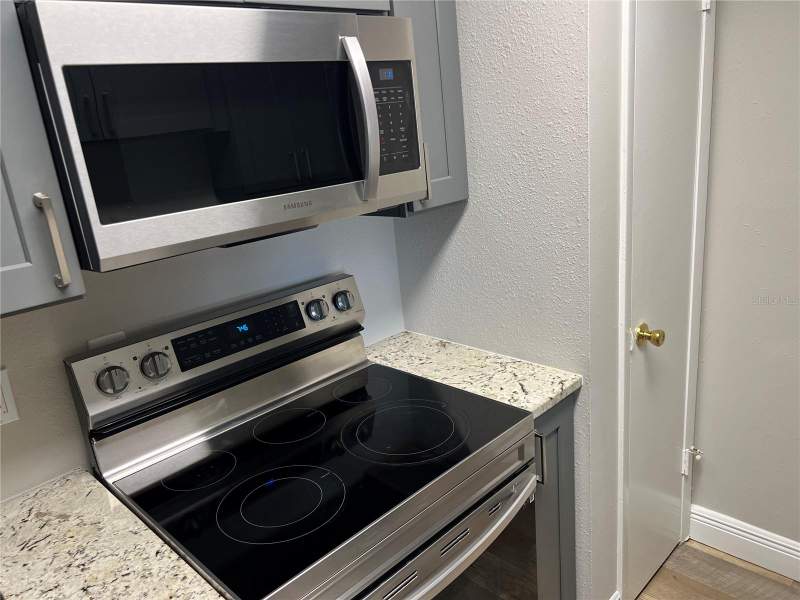 2 bedroom Condominium at 208 Red Cedar Place #208, The Hamptons At Brandon, Brandon — photo 4