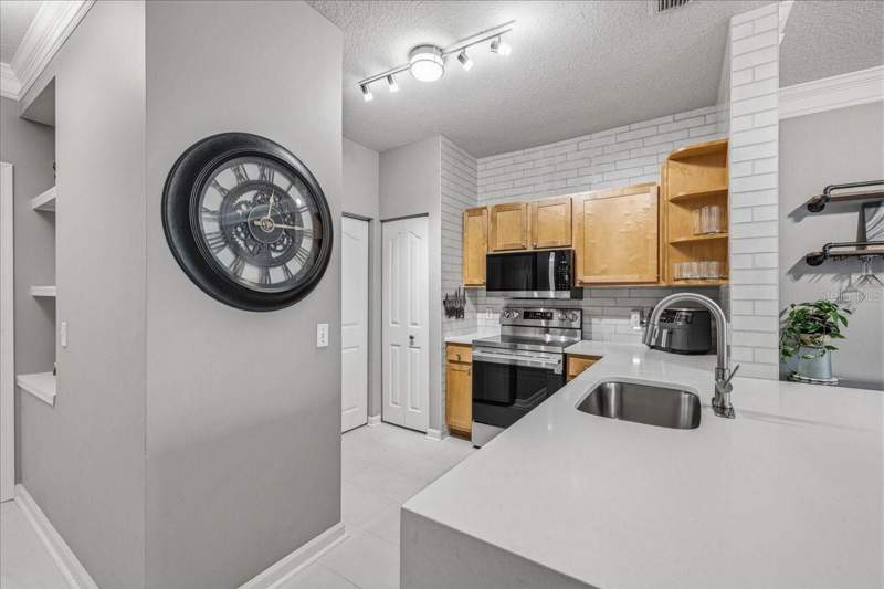 1 bedroom Condominium at 4207 S Dale Mabry Highway #8308, Grand Key A Condo, Tampa — photo 4