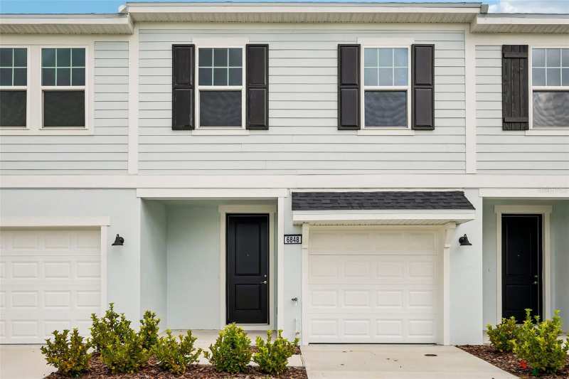 3 bedroom Townhouse at 6848 Holcombe Down Drive, Twin Oaks, Zephyrhills — photo 1