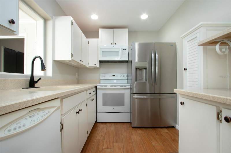 2 bedroom Condominium at 1828 Foxhunt Drive #A, Fairfield B Condo, Sun City Center — photo 3