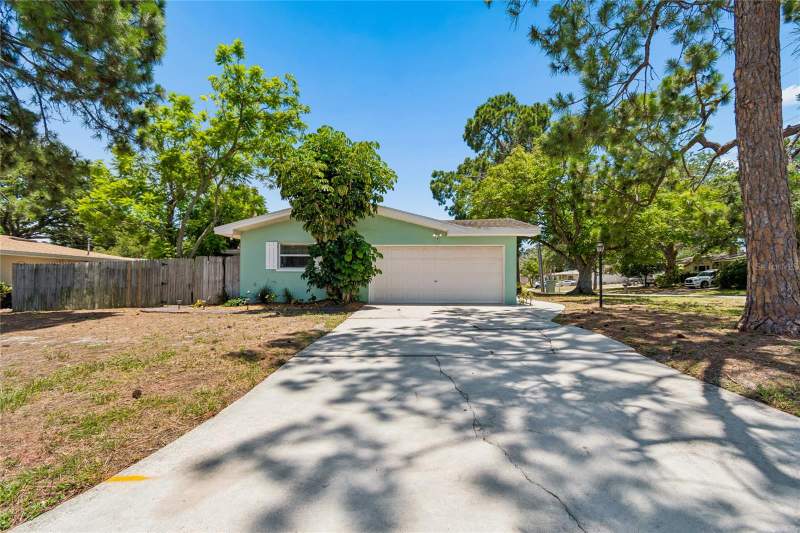 4 bedroom Single Family Residence at 1357 S EVERGREEN AVENUE, BROOKHILL, CLEARWATER — photo 5