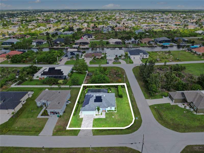3 bedroom Single Family Residence at 9241 King Hill Street, Port Charlotte Sec 081, Port Charlotte — photo 3