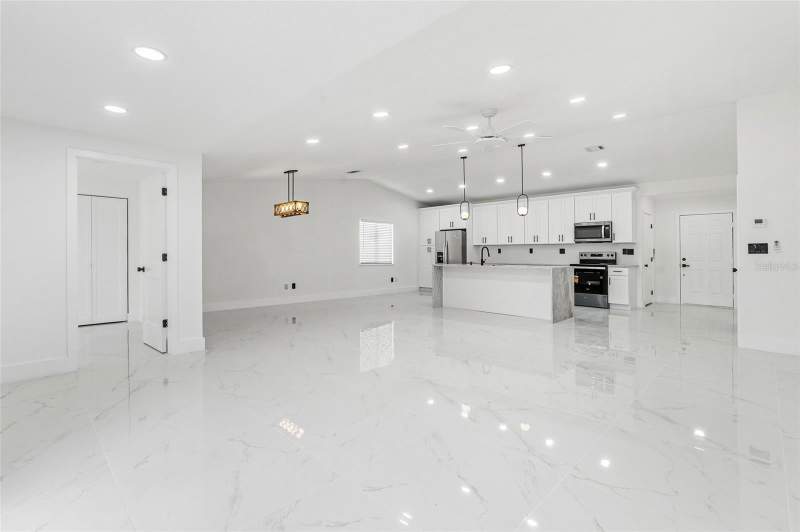 4 bedroom Single Family Residence at 5308 Black Pine Drive, Country Run Unit 1, Tampa — photo 4