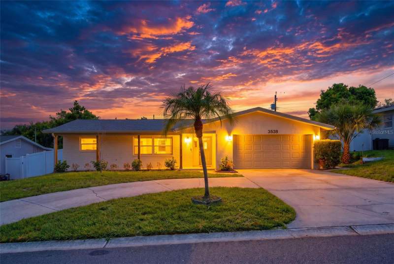 3 bedroom Single Family Residence at 3538 Shady Bluff Drive, Harbor Hills, Largo — photo 2