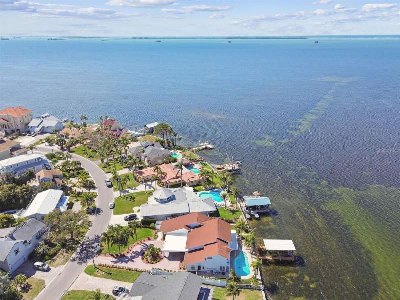 4 bedroom Single Family Residence at 119 Carlyle Circle, Indian Bluff Island 3rd Add, Palm Harbor — photo 2