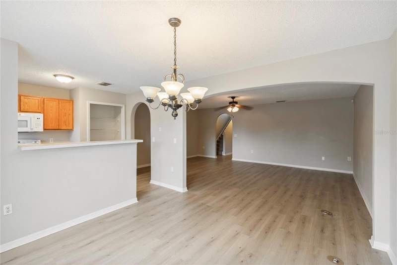 3 bedroom Townhouse at 4617 Ashburn Square Drive, Ashburn Square Twnhms, Tampa — photo 3