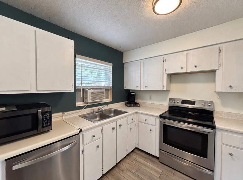 3 bedroom Single Family Residence at 6745 Larch Lane, Azalea Park Sec 15 Rep 02, Orlando — photo 4