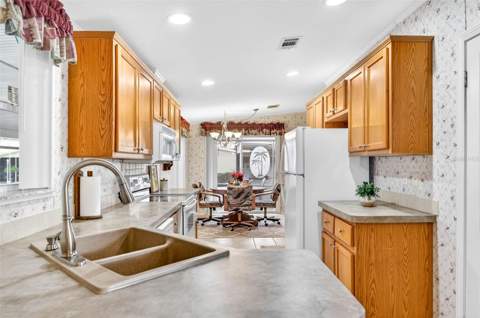 10047 Equity Avenue, Dade City FL - photo 10 of 35