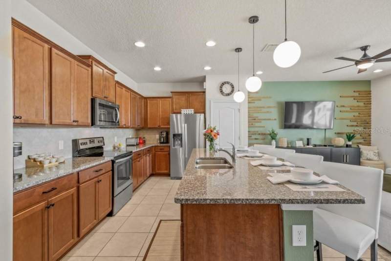5 bedroom Townhouse at 8838 Geneve Court, Windsor At Westside Ph 2B, Kissimmee — photo 5