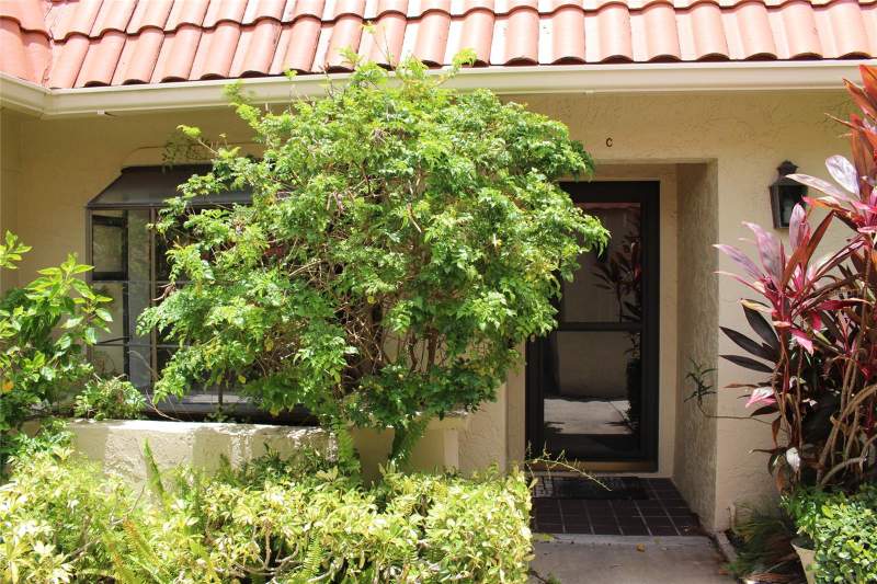 2 bedroom Villa at 19029 US Highway 19 #16C, Imperial Cove 11, Clearwater — photo 3