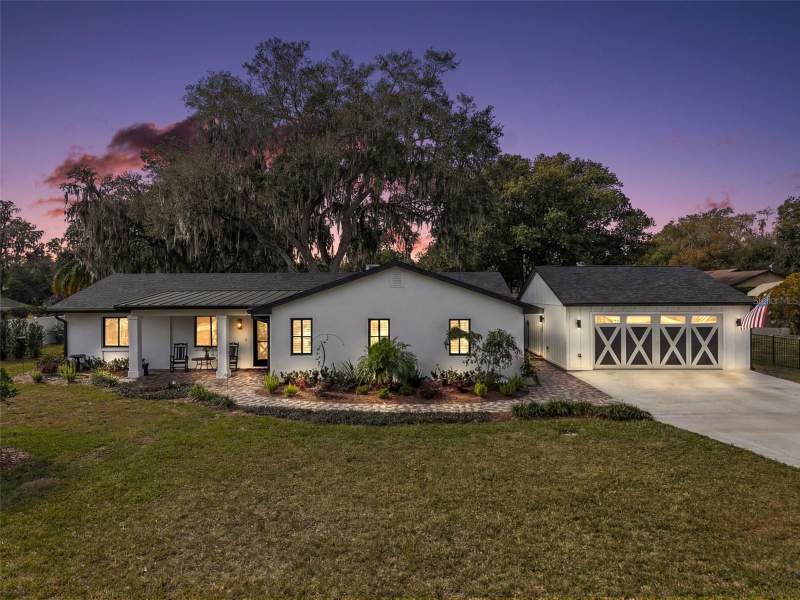 Lake Dora Oaks