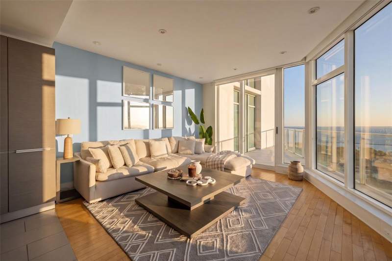 2 bedroom Condominium at 175 1st Street #2107, Signature Place Condo, St Petersburg — photo 4
