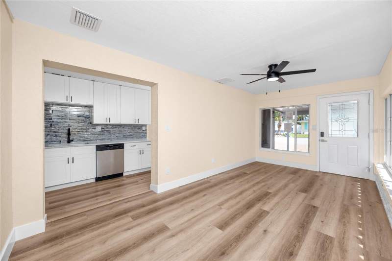3 bedroom Single Family Residence at 504 79th Avenue, St Petersburg Beach North Unit 2, St Pete Beach — photo 4