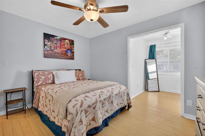 3 bedroom Single Family Residence at 2401 19th Street, Lakeview Grove, St Petersburg — photo 4