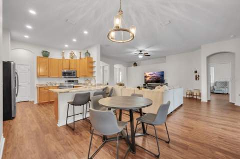 16135 Bridgedale Drive, Lithia FL - photo 7 of 40