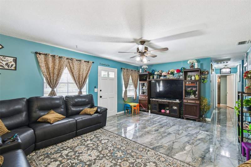 5 bedroom Single Family Residence at 25309 Carnoustie Drive, Mount Plymouth, Sorrento — photo 5