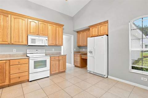 93 Fairway Circle, Umatilla FL - photo 12 of 38