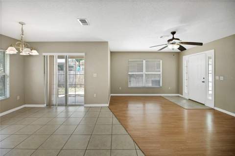 305 W Fountain Street, Fruitland Park FL - photo 13 of 38