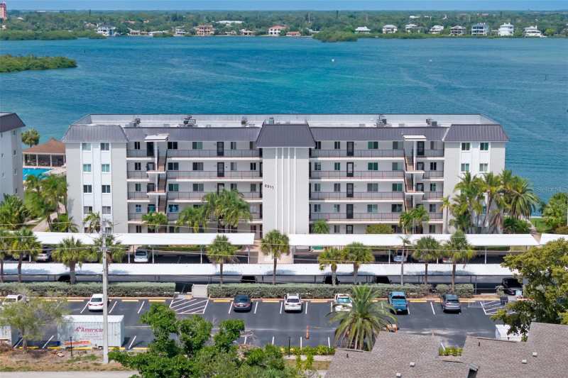 2 bedroom Condominium at 8911 Midnight Pass Road #409, Sunrise Cove Sec 2, Sarasota — photo 1