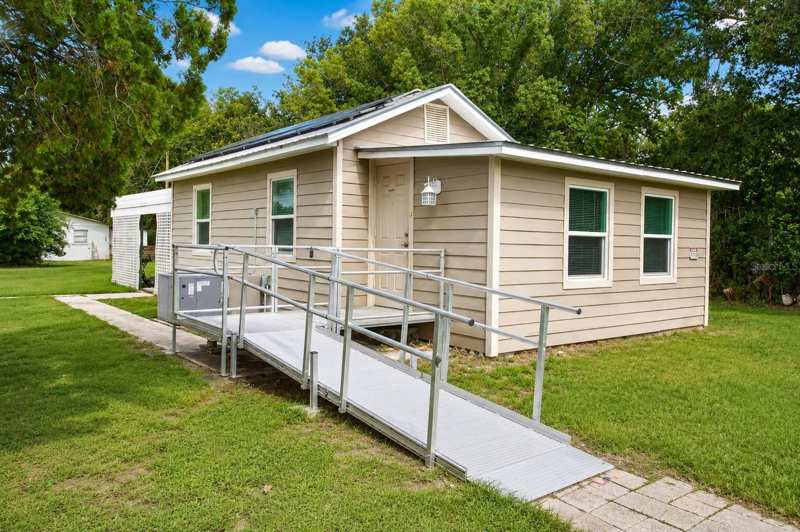 2 bedroom Single Family Residence at 5811 11th Street, City Zephyrhills, Zephyrhills — photo 1