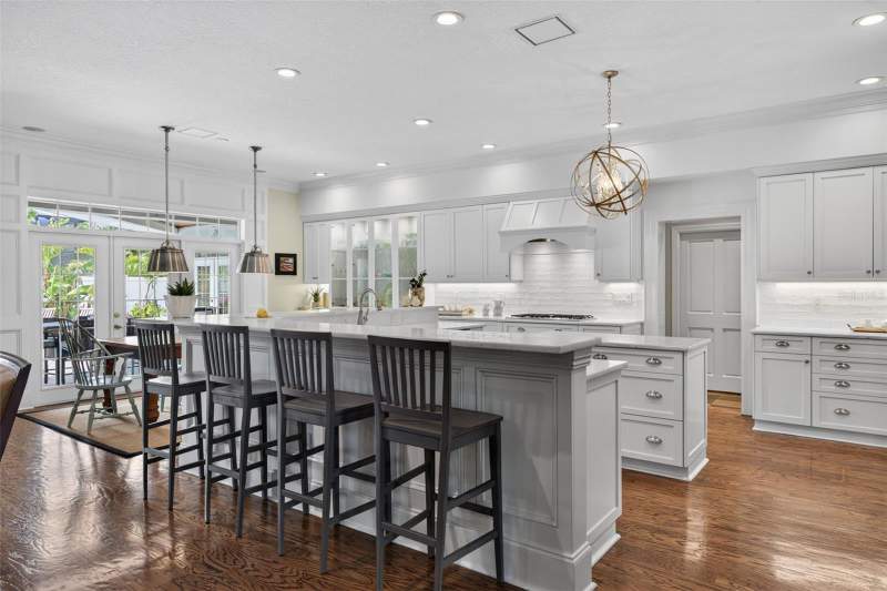 6 bedroom Single Family Residence at 445 Park Avenue, Belleair Estates, Belleair — photo 4