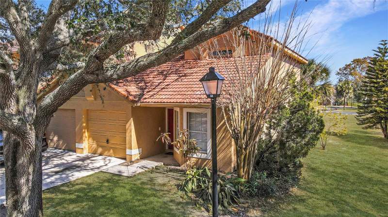 1192 N FAIRWAY DRIVE home for sale in Greenbrook Villas at Errol Estate