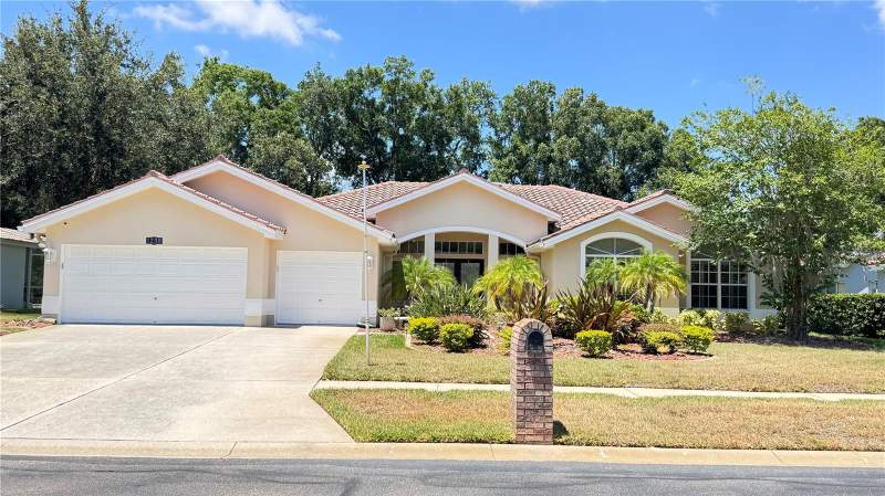 3 bedroom Single Family Residence at 1230 Berkshire Lane, Crescent Oaks Country Club Ph 1, Tarpon Springs — photo 2