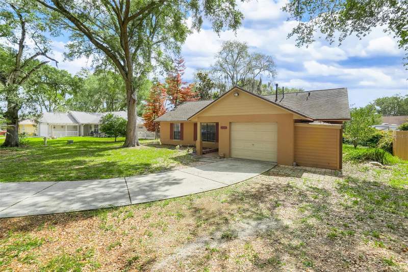 3 bedroom Single Family Residence at 207 Howard Court, Mascotte Twin Oaks Sub, Mascotte — photo 2