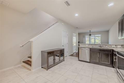 4734 White Sanderling Ct Court, Tampa FL - photo 9 of 41