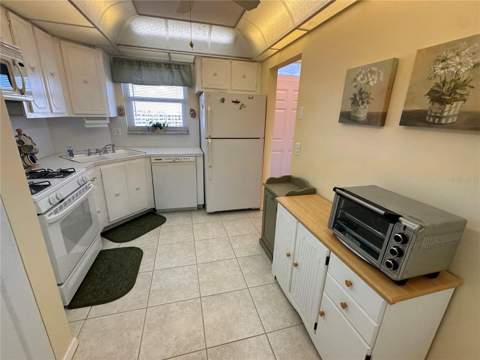 5900 Shore Boulevard #504, Gulfport FL - photo 7 of 32