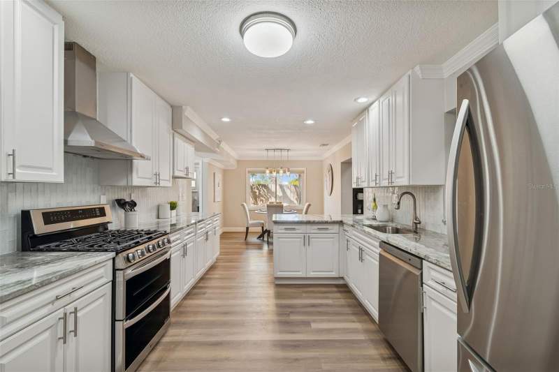4 bedroom Single Family Residence at 8402 Boxwood Drive, Bay Crest Park Unit No 10-A, Tampa — photo 5