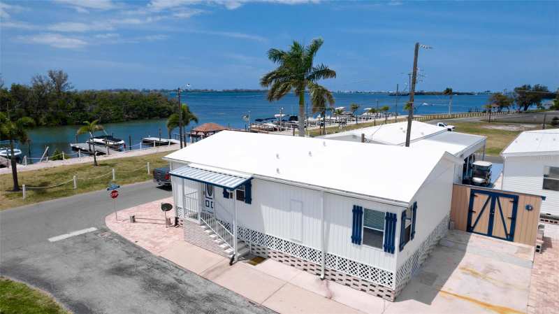 2 bedroom Manufactured Home at 10315 Cortez Road #1-4, Paradise Bay Estates Co-Op, Bradenton — photo 1