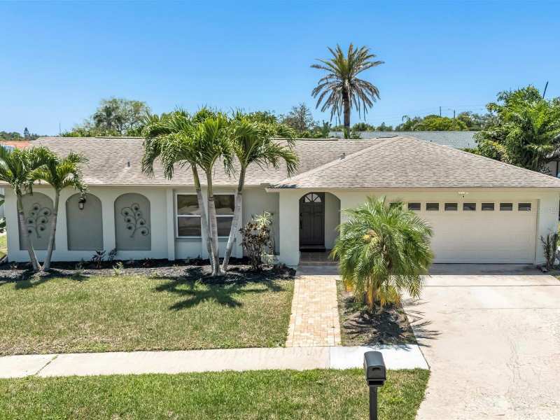 4 bedroom Single Family Residence at 11152 131st Avenue, Orangewood Estates Sub Sec 2, Largo — photo 1
