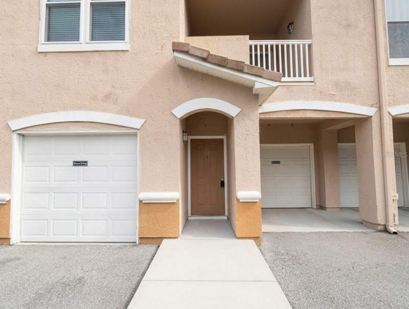 1 bedroom Condominium at 10412 Villa View Circle #10412, The Villas Condo, Tampa — photo 2