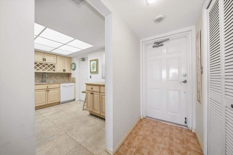 2 bedroom Condominium at 5108 Brittany Drive #607, Bayway Isles Point Brittany Two, St Petersburg — photo 5