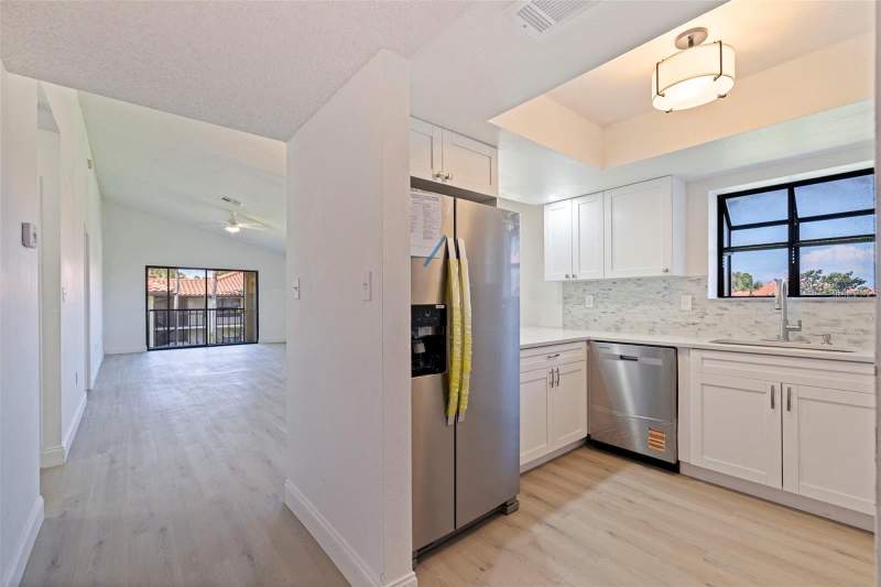 2 bedroom Condominium at 809 HAMMOCK PINE BOULEVARD, HAMMOCK PINE VILLAGE, CLEARWATER — photo 4
