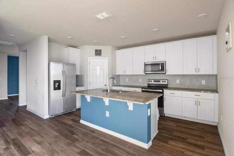 4 bedroom Single Family Residence at 884 Cambridge Drive, Lucerne Park Reserve, Winter Haven — photo 5